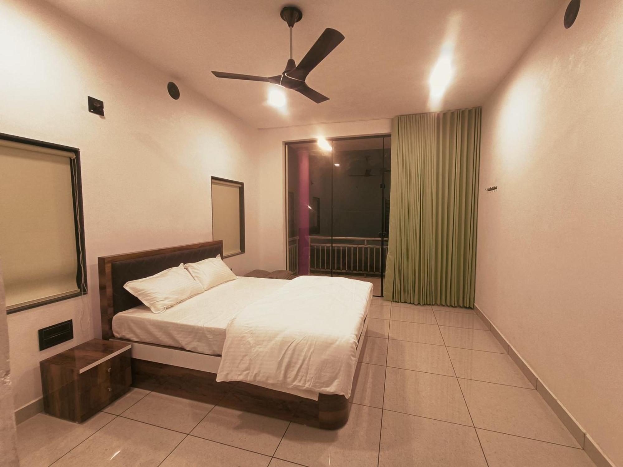 Gir Madhuli Farmhouse Sasan Gir Rum bild